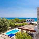 Villa Ira Lakhania