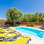 Villa Ira