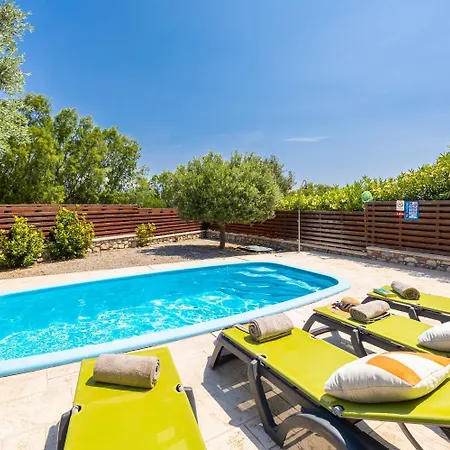 Villa Ira Lakhania
